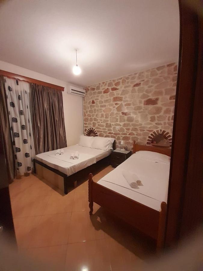 Altin Skrapari Guesthouse Ксамил Стая снимка