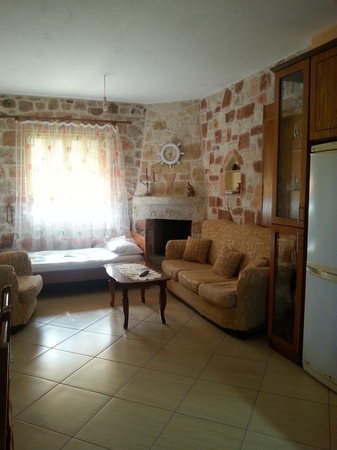 Altin Skrapari Guesthouse Ксамил Екстериор снимка