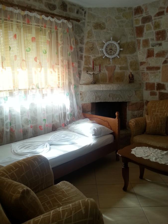 Altin Skrapari Guesthouse Ксамил Екстериор снимка